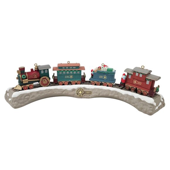 Hallmark Claus & Co RR Railroad Trestle Display Stand 4 Train Cars 1991 - Picture 10 of 12